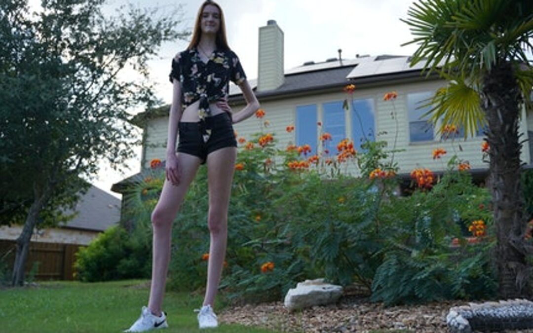 Maci Currin Biography Tallest Woman Disease Social Life 2023 